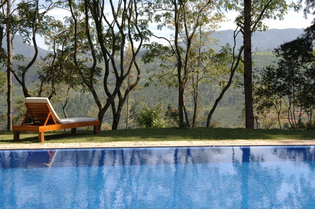 jamicc-swimming-pool-2386258_1920